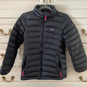 Kids Patagonia jacket black or navy with burgundy contrast lining
